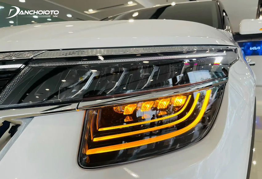 Kia Seltos Premium được đầu tư mạnh tay với cụm đèn Full-LED phân tầng độc đáo