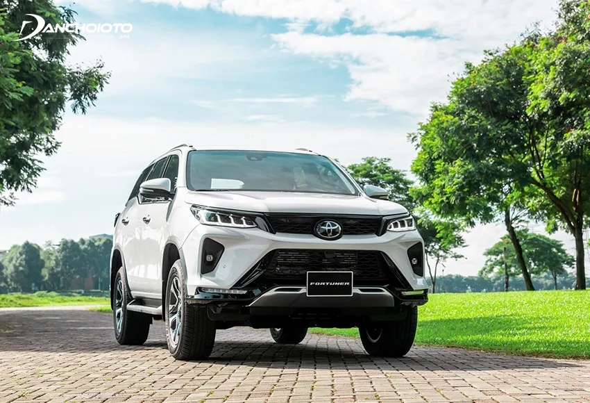 Toyota Fortuner Legender 2024 cao cấp có thiết kế ấn tượng và sang trọng hơn