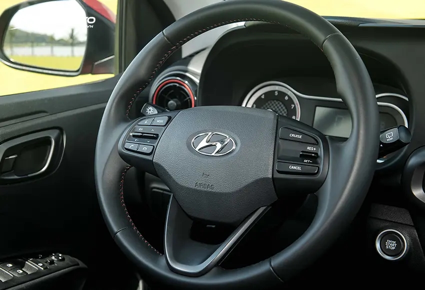 Vô lăng Hyundai i10 “xịn sò” hơn trước