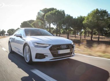 Vô lăng Audi A7 Sportback mang lại trải nghiệm lái chân thực