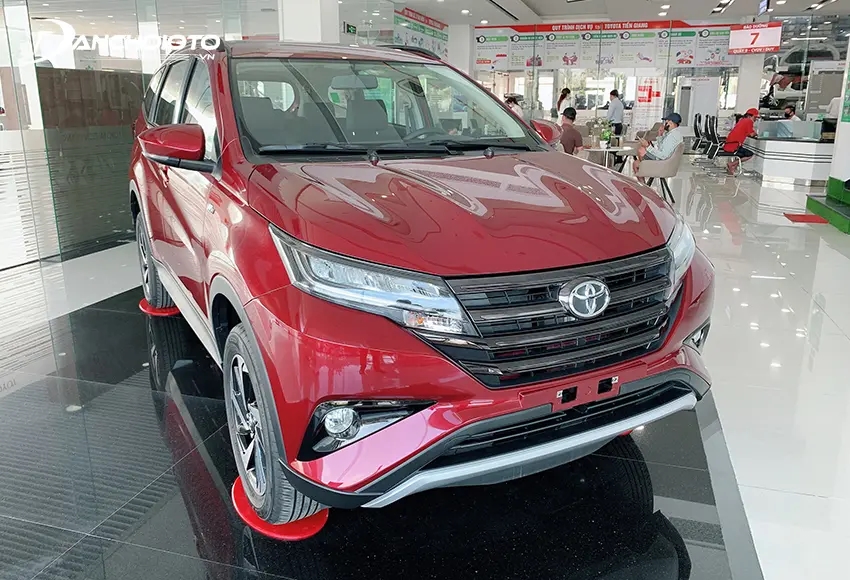 Toyota Rush 2021 mang dáng dấp mạnh mẽ của SUV, được ví như “tiểu Fortuner”