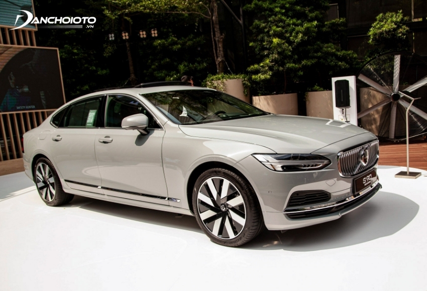 Giá xe Volvo S90 Recharge từ 2.890.000.000 VNĐ