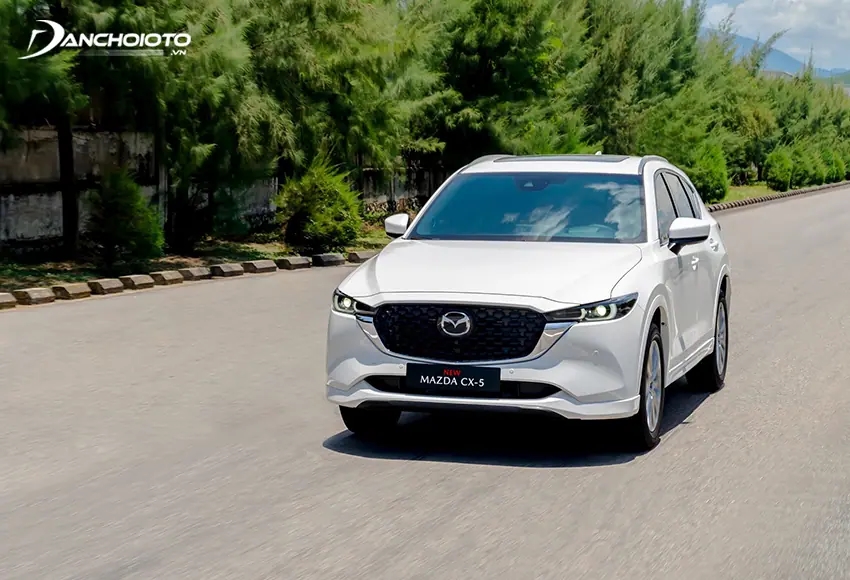 Ở lần nâng cấp mới nhất, CX-5 đã được tinh chỉnh lại hệ thống treo tối ưu hơn