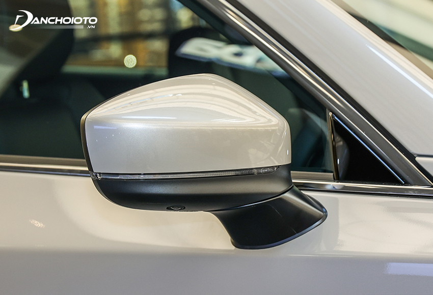 Gương chiếu hậu của Mazda CX-8 có thêm chức năng sấy