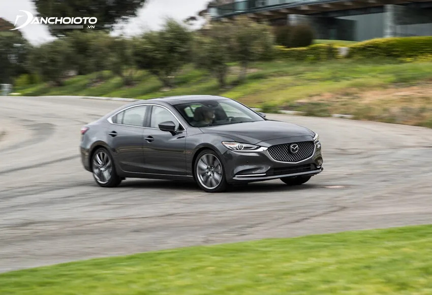 Mazda 6 được trang bị công nghệ G-Vectoring Control Plus giúp xe ổn định hơn