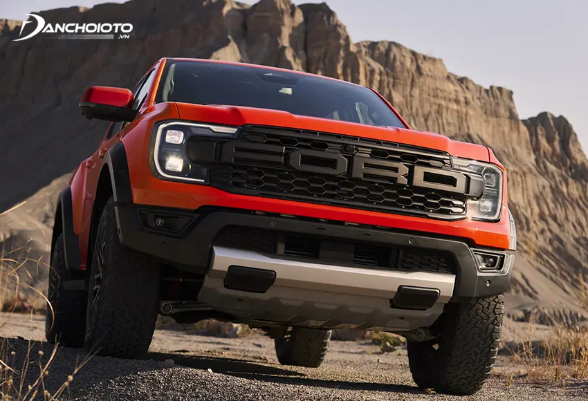 Ford Ranger Raptor sở hữu thiết kế ngoại hình “widebody” trứ danh của hãng