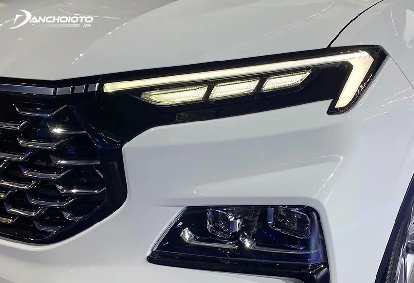 Ford Territory nổi bật với “cặp mắt” định vị LED thanh mảnh dạng móc câu 
