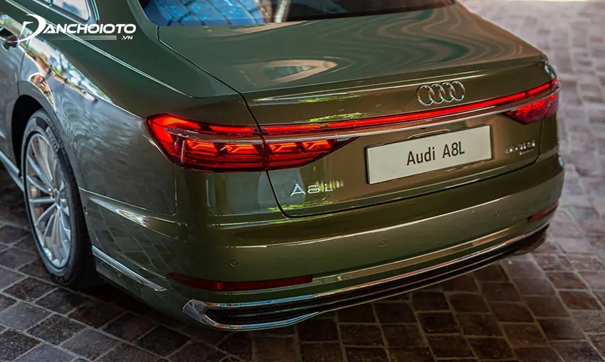 Phần đuôi Audi A8L được thiết kế trẻ trung