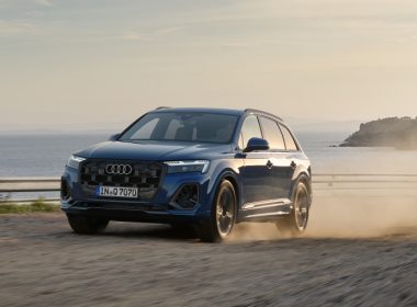 Audi Q7 có tốc độ tối đa đạt đến 250 km/h