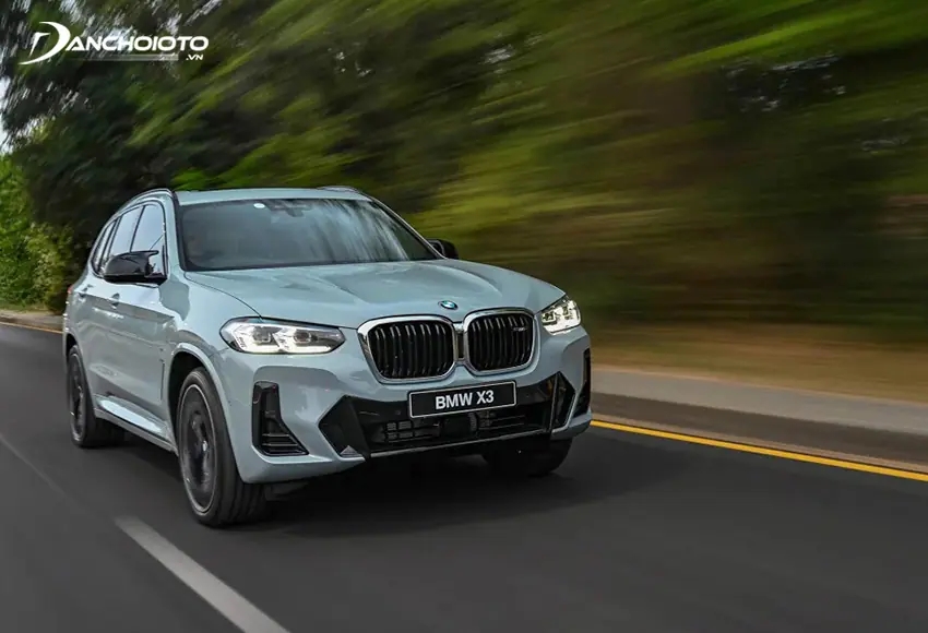 Hệ dẫn động 4 bánh toàn thời gian giúp BMW X3 vận hành linh hoạt và giúp xe bám đường tốt