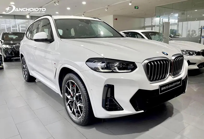 BMW X3 bản mới tinh chỉnh được vài chi tiết ở phần đầu xe