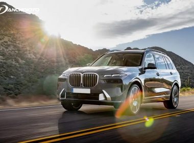 BMW X7 sử dụng hệ thống treo khí nén giúp xe vận hành trơn tru trong nhiều địa hình