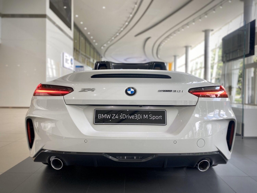 Đuôi BMW Z4 ngắn đặc trưng của dòng xe Roadster