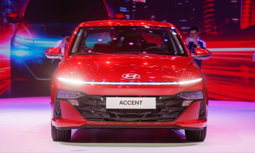 Đầu xe Hyundai Accent 2024 mang ngôn ngữ thiết kế chung của dòng Accent “Sensuous Sportiness”