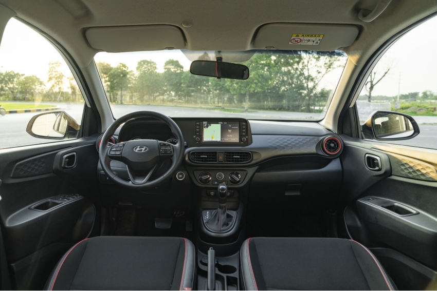 Thiết kế nội thất Hyundai Grand i10 trẻ trung và cho cảm giác sang trọng hơn