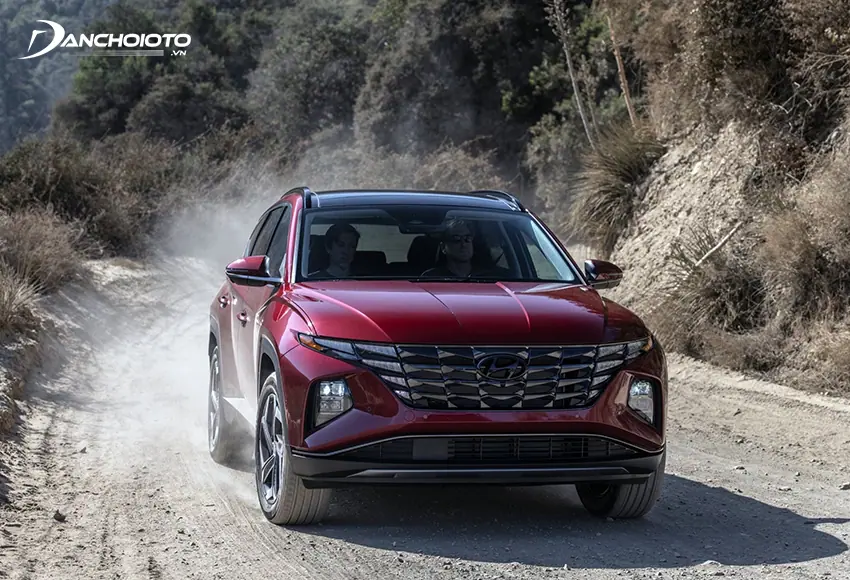 Top 28 mẫu xe ô tô giá rẻ ở từng phân khúc từ 4 – 7 chỗ tốt nhất 2025插图28 Hyundai Tucson là một xe 5 chỗ gầm cao giá rẻ trong phân khúc tầm trung