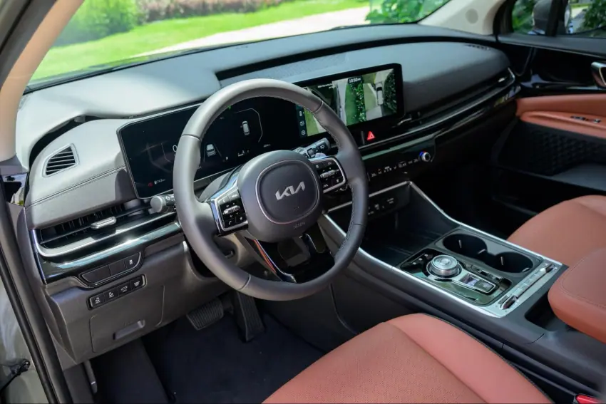 Mẫu “SUV đô thị đa dụng” Kia Carnival trang bị nhiều công nghệ an toàn