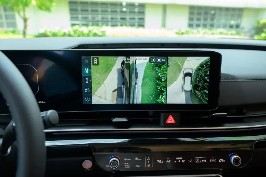 Kia Carnival được trang bị màn hình giải trí Full HD 12.3 inch