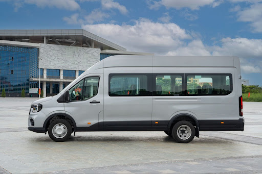 Than xe Ford Transit 2024 do so va hoanh trang hon nho tang kich thuoc tong the