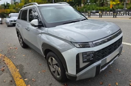 Hyundai Venue thế hệ mới trong một lần bị bắt gặp chạy thử mà không có lớp ngụy trang. Ảnh: Korean Car Blog