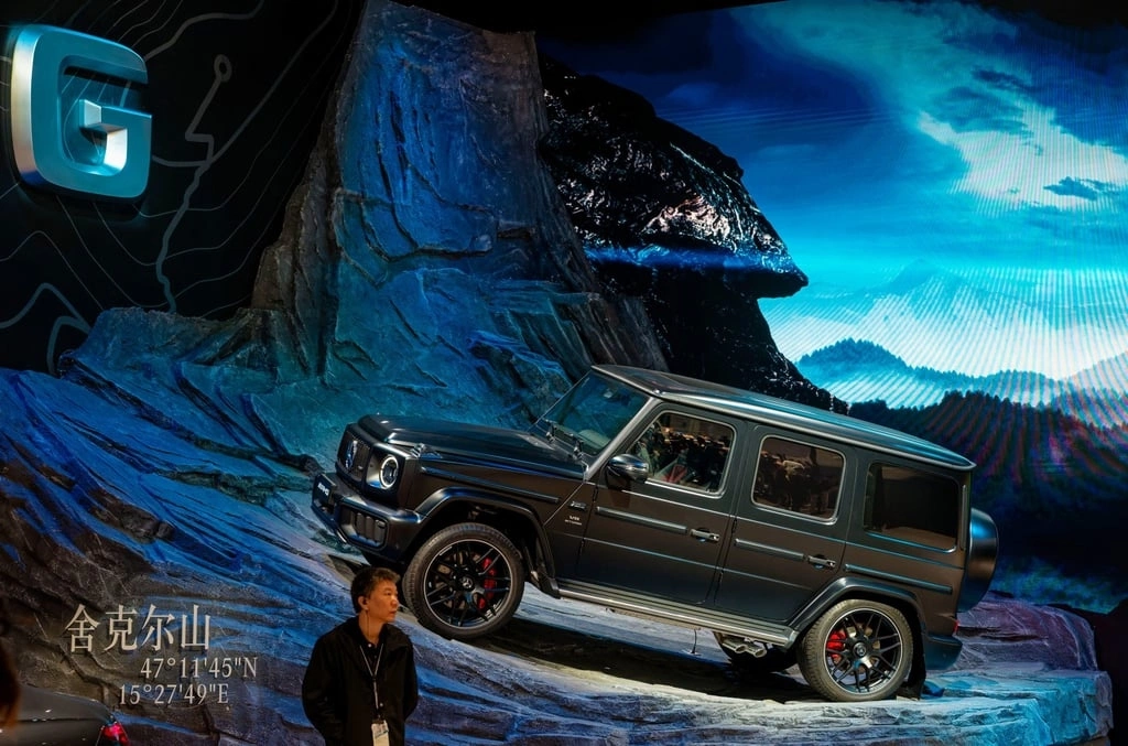 Một mẫu Mercedes G-Wagon trưng bày tại Triển lãm Ôtô Thượng Hải ngày 23/4. Ảnh: EPA-EFE
