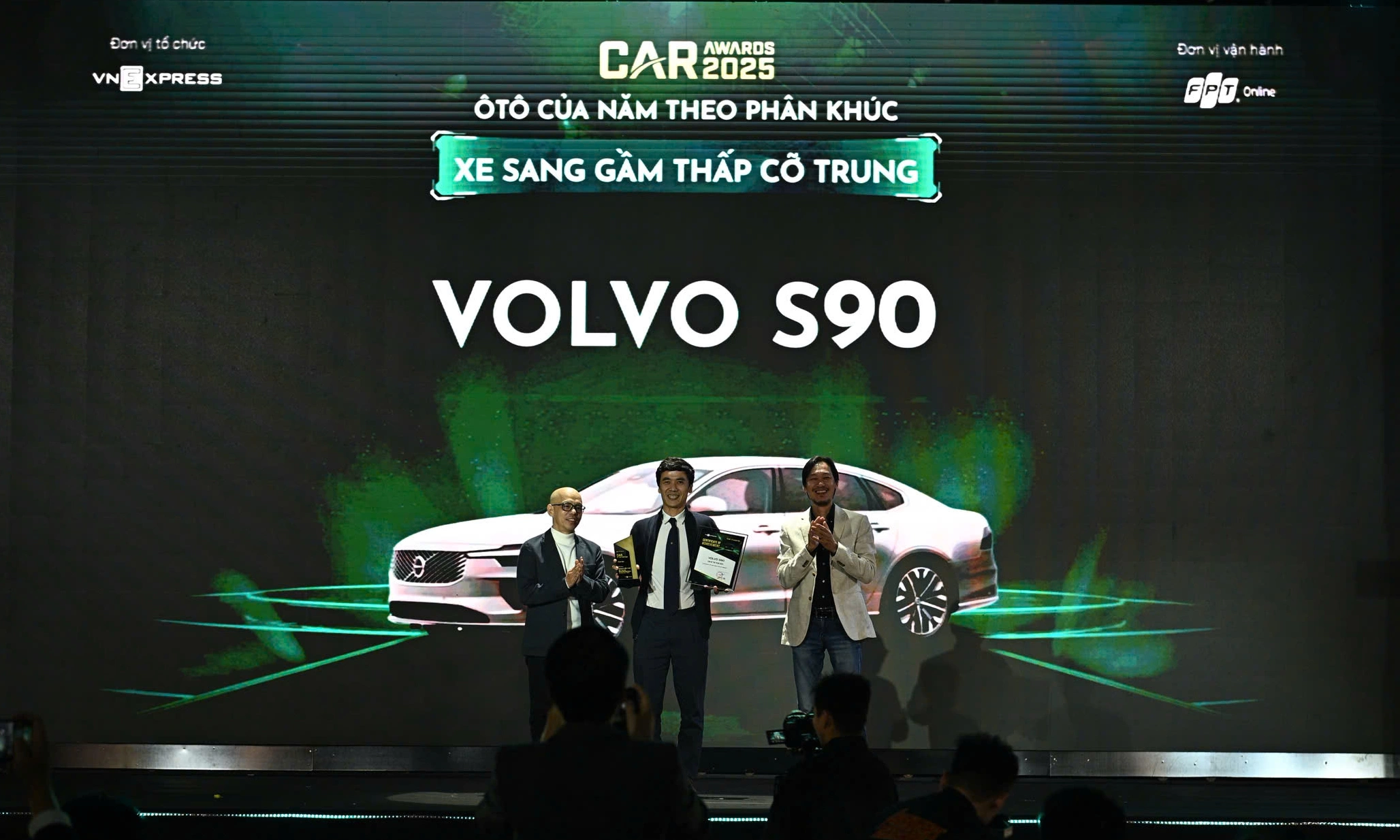Volvo S90 là Ôtô của năm phân khúc gầm thấp cỡ trung. Ảnh: Minh Quân