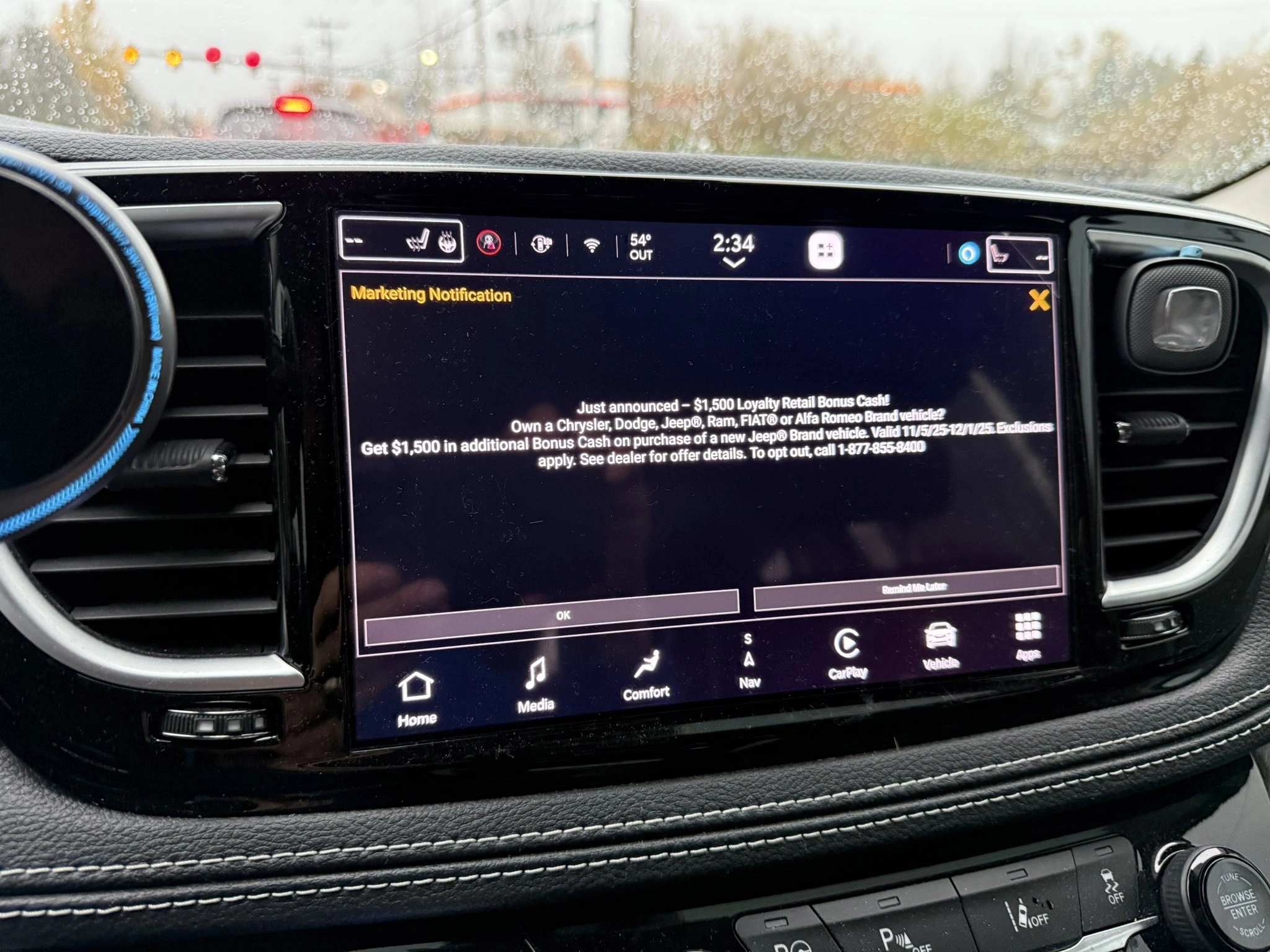 Quảng cáo tương tự xuất hiện trên xe Chrysler. Ảnh: X/TheNetGuyDotCom